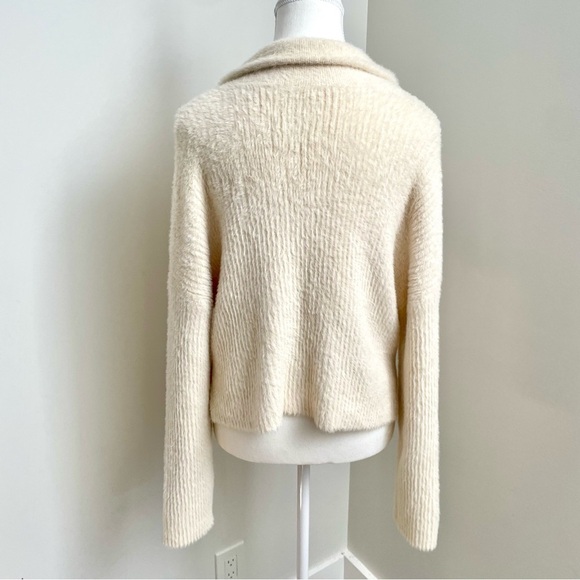 Abercrombie and Fitch Quarter Zip Funnel Neck Eyelash Fuzzy Sweater Cream Size S - Picture 5 of 8